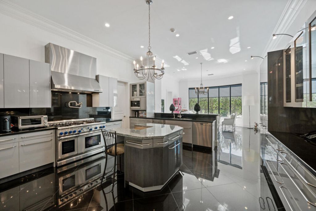 7172 Valencia Drive, Boca Raton, FL 33433 Photo