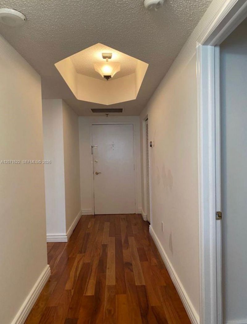 6422 Collins Ave , Unit 501, Miami Beach, FL 33141 Photo