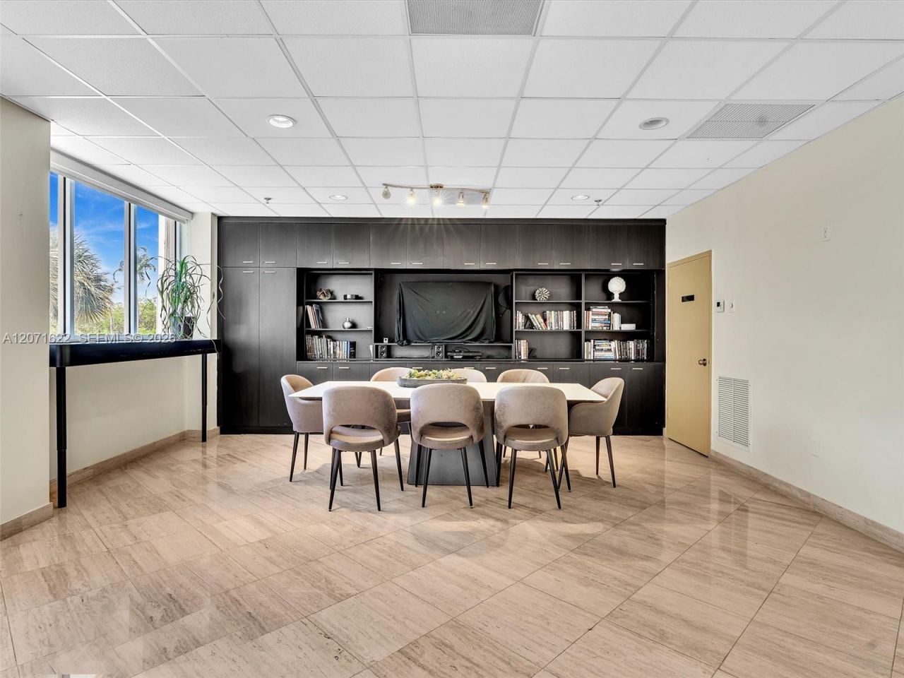 6422 Collins Ave , Unit 501, Miami Beach, FL 33141 Photo