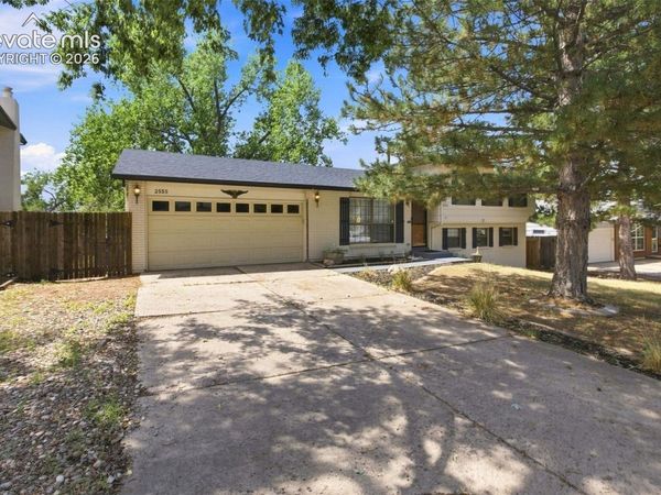 2555 Roundtop Drive, Colorado Springs, CO 80918