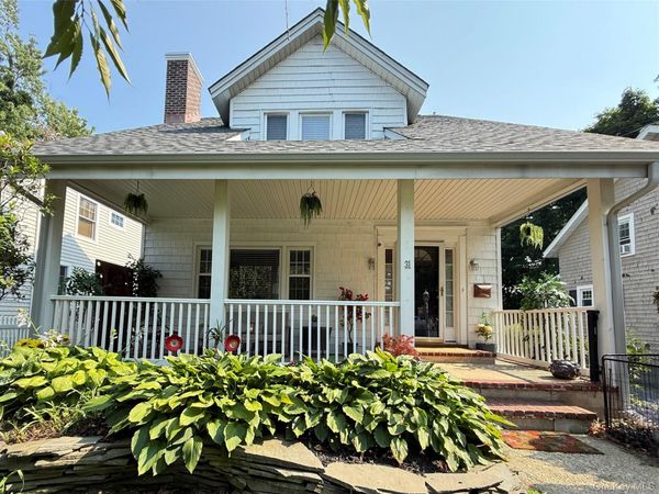 31 Jacobson Avenue , Huntington, NY 11743