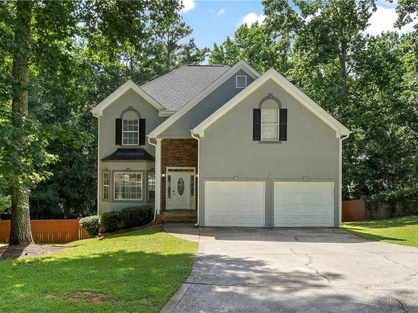 9569 Lakeview Court , Douglasville, GA 30135