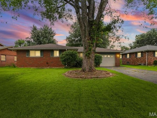822 Amherst Drive, East Alton, IL 62024