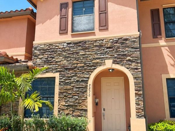 8876 W 35th Way, Hialeah, FL 33018