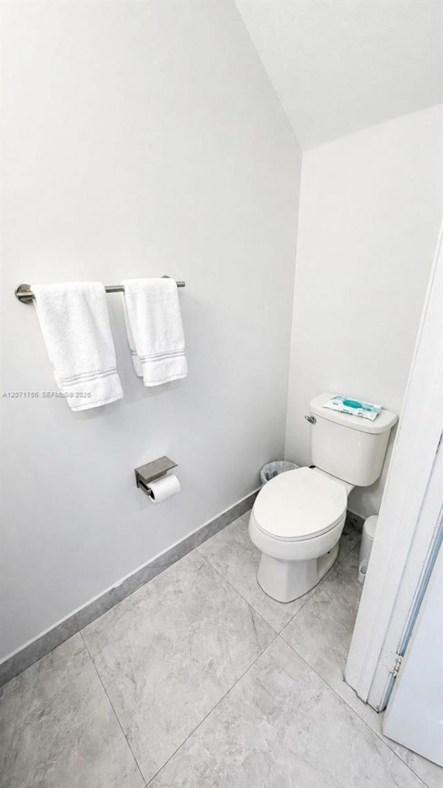 8876 W 35th Way, Hialeah, FL 33018 Photo