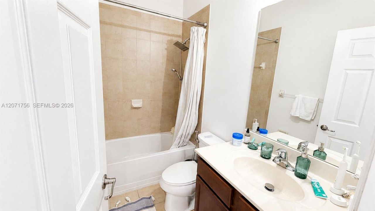 8876 W 35th Way, Hialeah, FL 33018 Photo