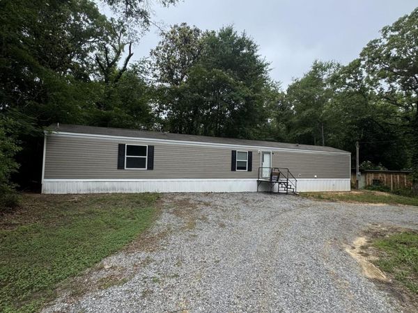 345 Archie Smith Rd., Hattiesburg, MS 39402
