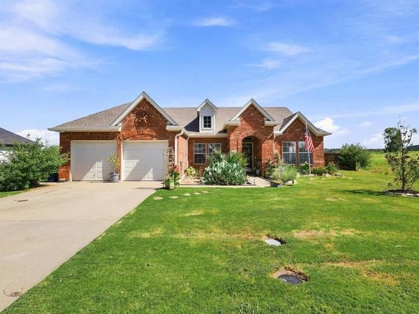 212 Autry Boulevard, Gunter, TX 75058