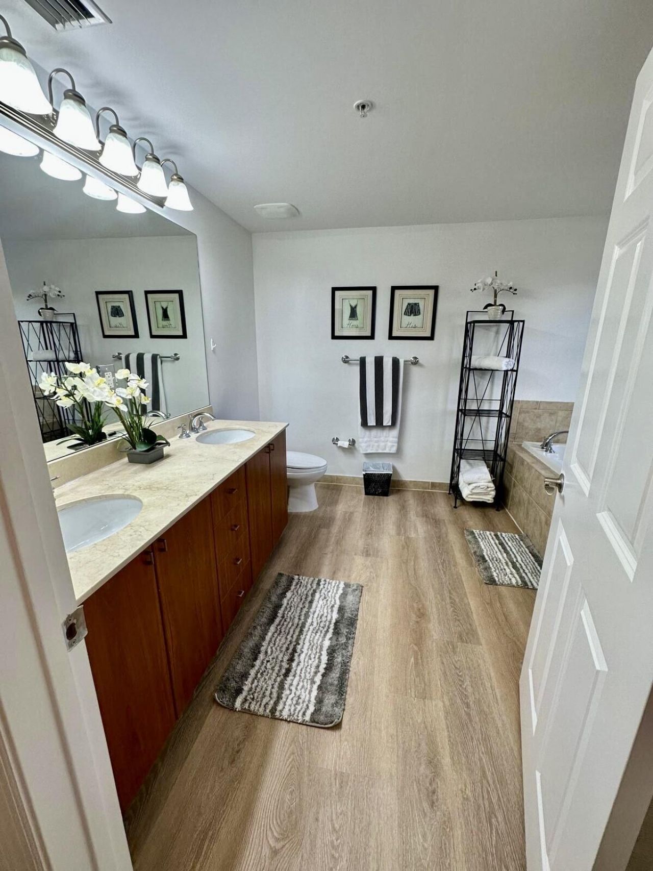 888 S Douglas Road, Unit 1015, Coral Gables, FL 33134 Photo