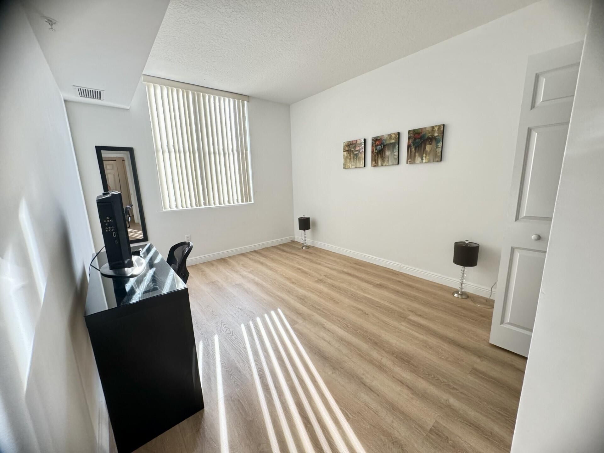 888 S Douglas Road, Unit 1015, Coral Gables, FL 33134 Photo