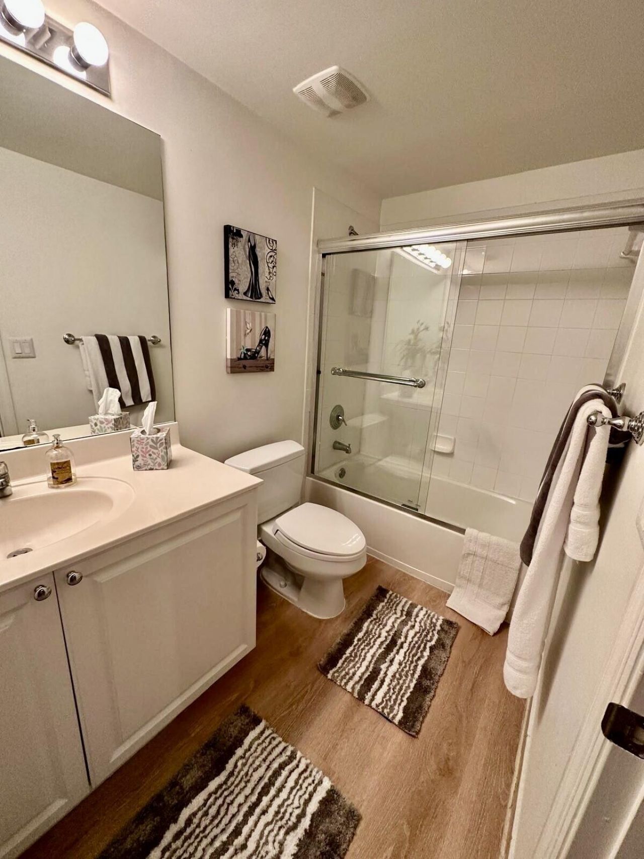 888 S Douglas Road, Unit 1015, Coral Gables, FL 33134 Photo