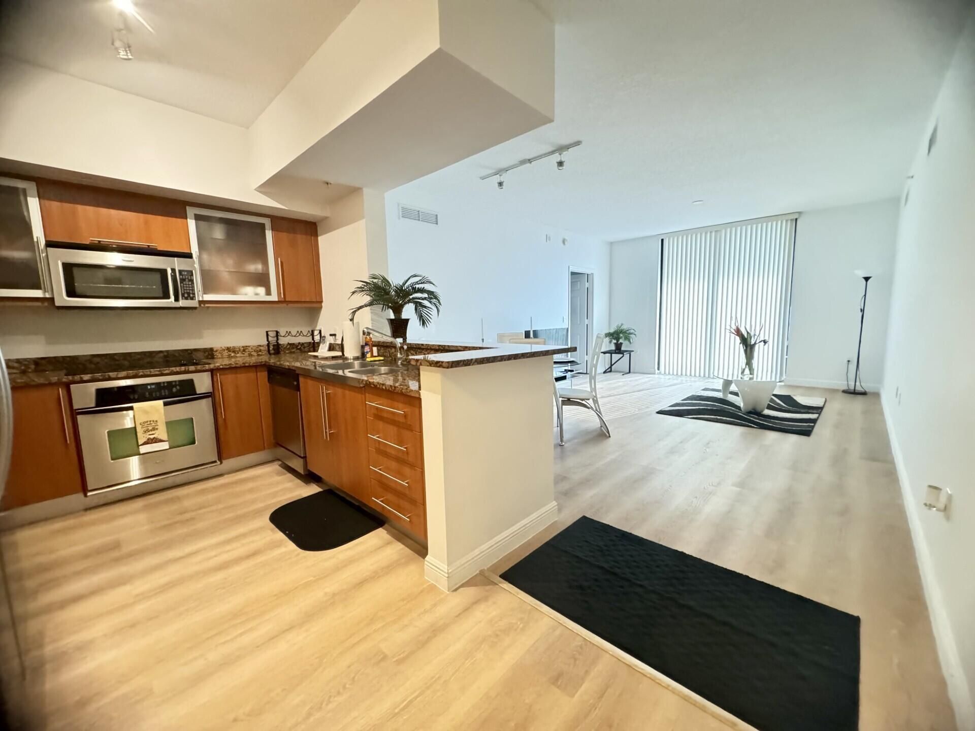888 S Douglas Road, Unit 1015, Coral Gables, FL 33134 Photo