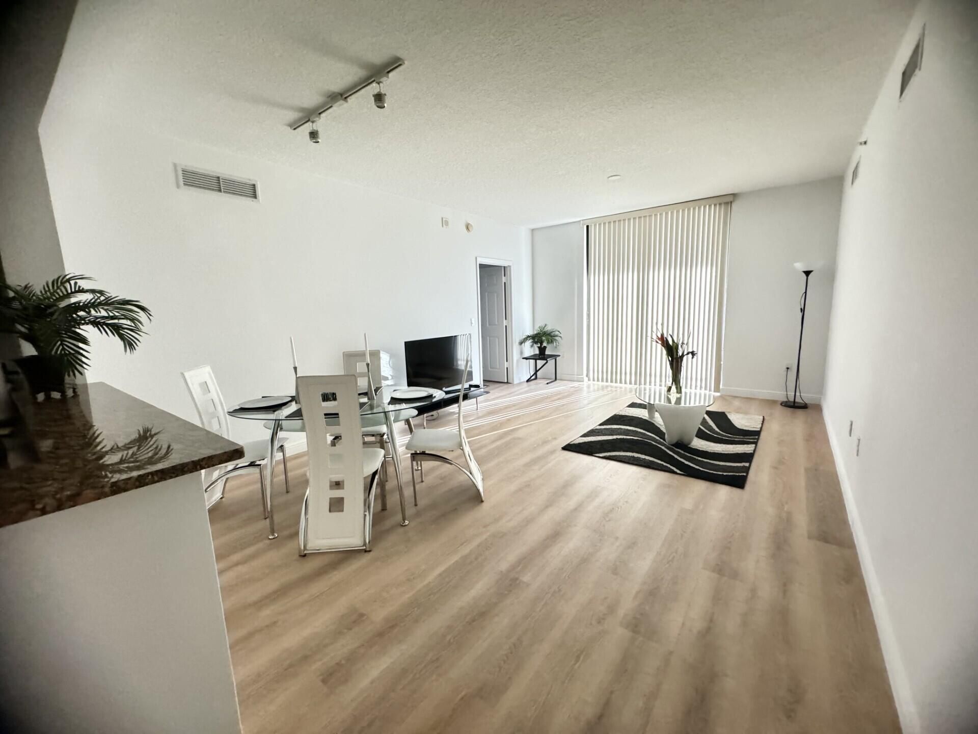 888 S Douglas Road, Unit 1015, Coral Gables, FL 33134 Photo
