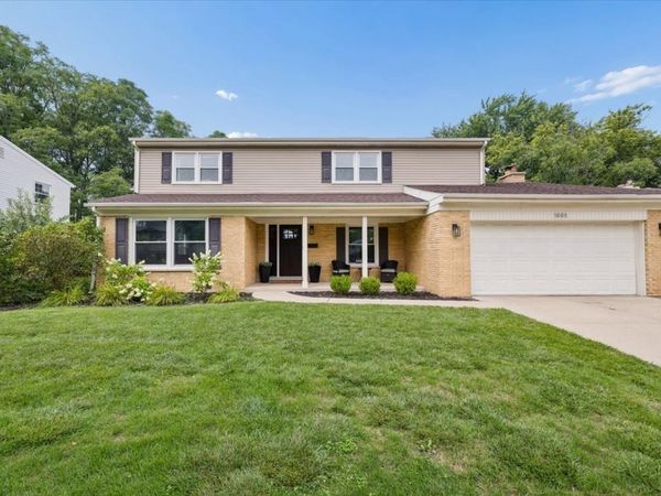 1668 Central Avenue , Deerfield, IL 60015