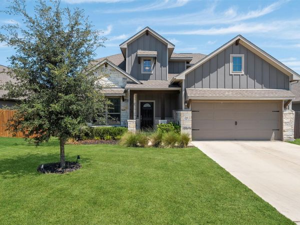 211 Brookside ST, Hutto, TX 78634