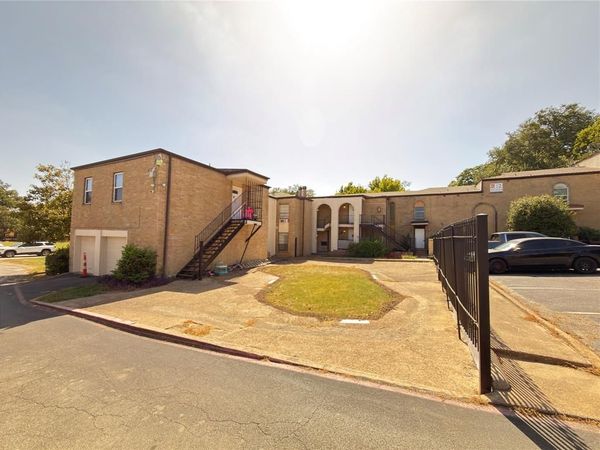 6032 Westridge Lane, Unit 201, Fort Worth, TX 76116