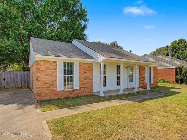 114 Dogwood Drive, Senatobia, MS 38668