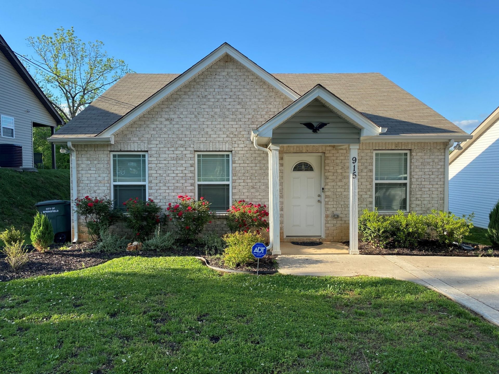 915 17th Ave E, Springfield, TN 37172 Main Photo