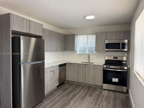 580 NW 58th St, Miami, FL 33127