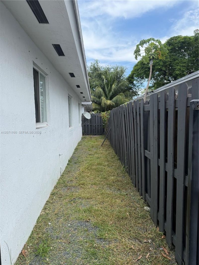 580 NW 58th St, Miami, FL 33127 Photo