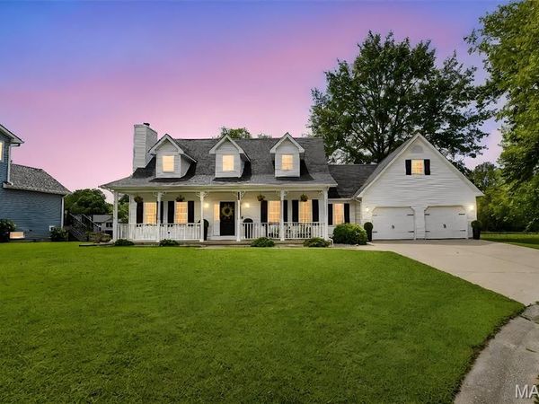 270 Canterbury Lane, Highland, IL 62249