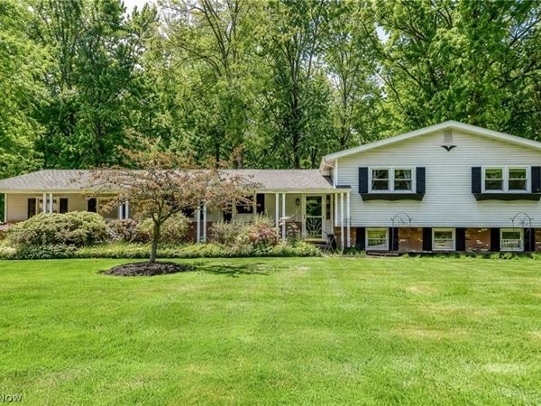 9412 Beaver Creek Drive, Mentor, OH 44060