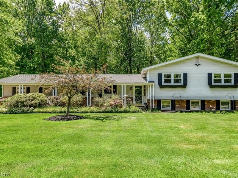 9412 Beaver Creek Drive, Mentor, OH 44060 Photo 1