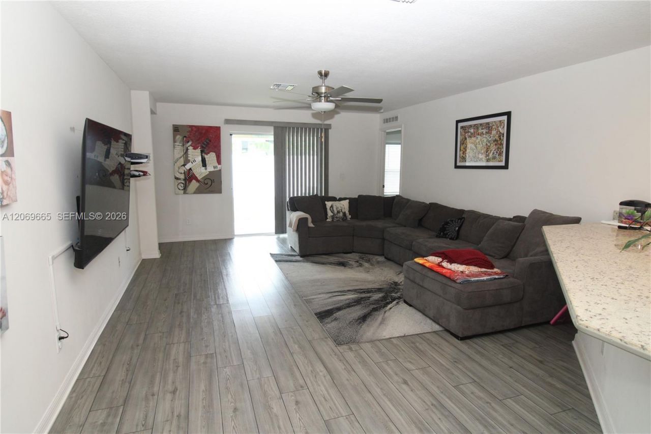 5424 Fantasy Dr , Fort Pierce, FL 34947 Photo