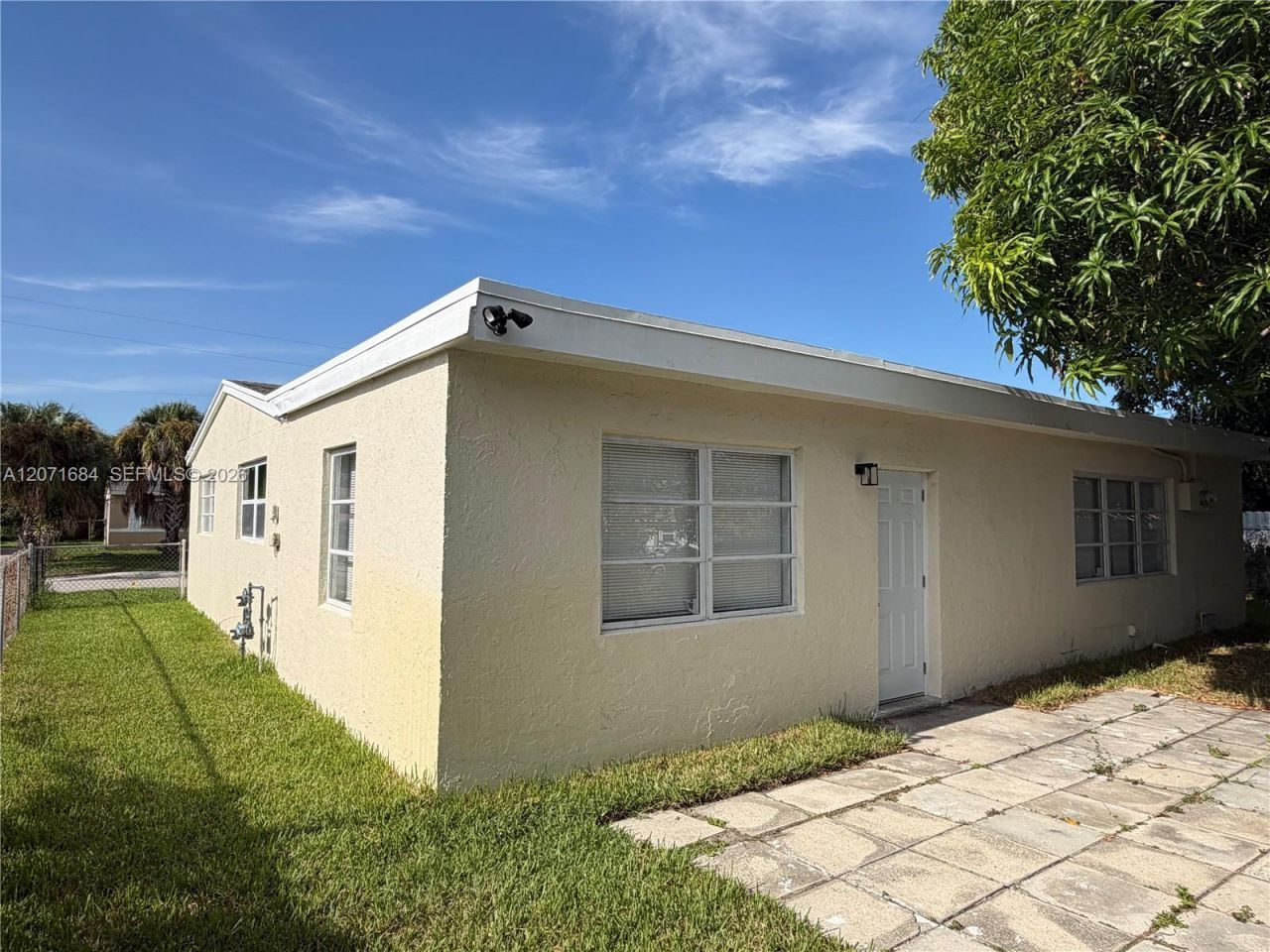 1240 W 26th Ct, Riviera Beach, FL 33404 Photo