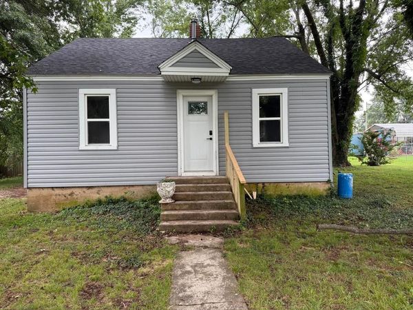 502 E Locust Street , Stockton, MO 65785