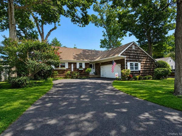 127 Cherry Avenue , West Sayville, NY 11796