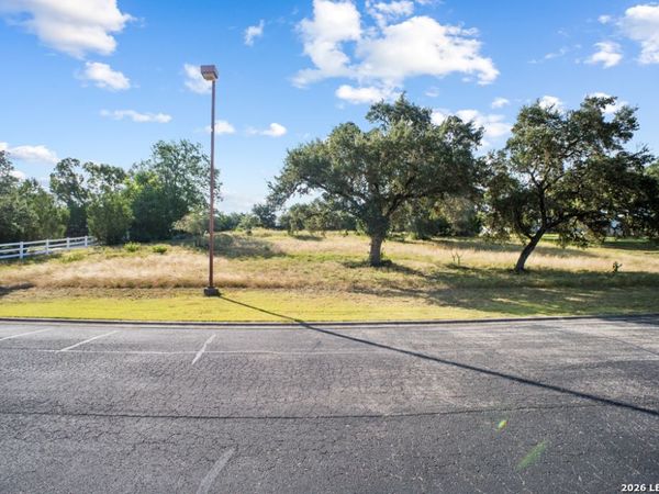 1104 KINGS COVE DR, Canyon Lake, TX 78133