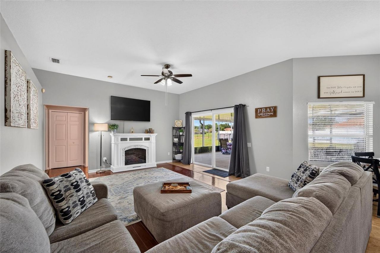 1617 Avondale Ridge Drive, Plant City, FL 33567 Photo