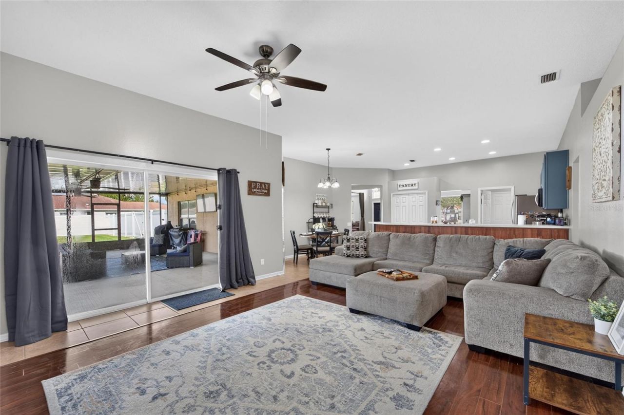 1617 Avondale Ridge Drive, Plant City, FL 33567 Photo