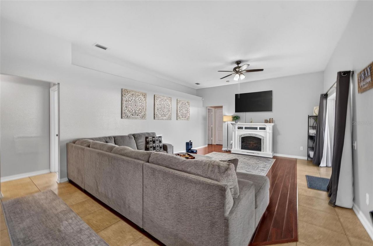 1617 Avondale Ridge Drive, Plant City, FL 33567 Photo