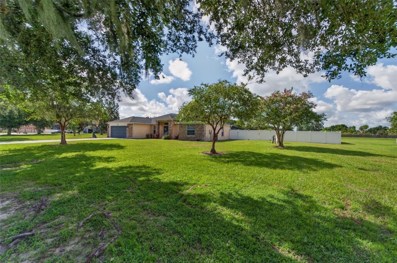 1617 Avondale Ridge Drive, Plant City, FL 33567 Photo