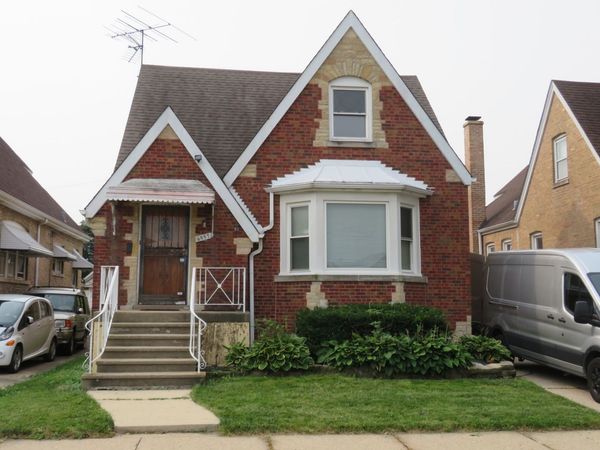 6957 W Fletcher Street , Chicago, IL 60634