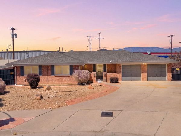 1301 Ridgecrest Loop SE, Albuquerque, NM 87108