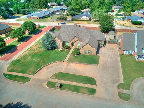 1429 Spring Creek Drive, Yukon, OK 73099