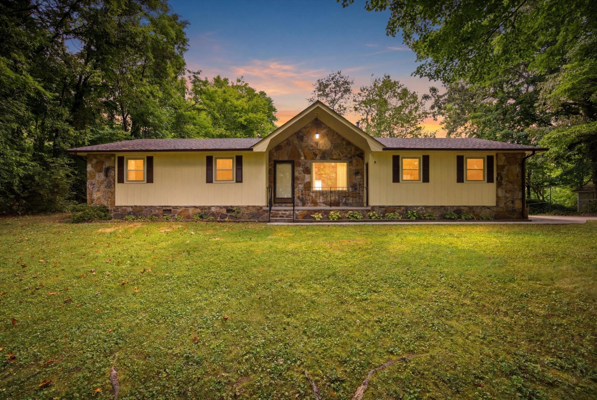222 Troy Drive , Dayton, TN 37321 Main Photo