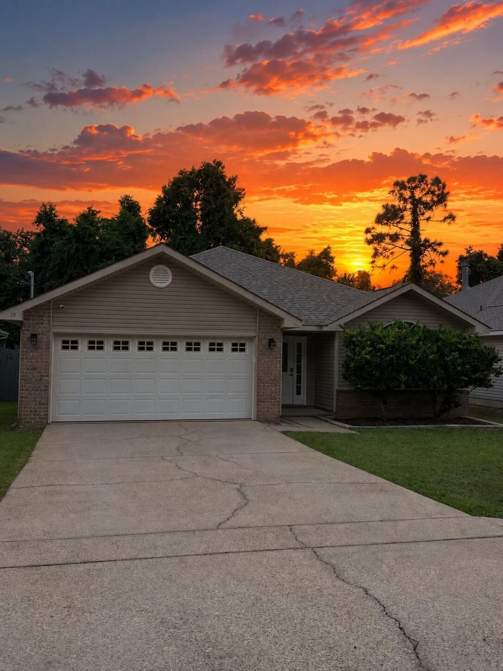 38 Howard Street, Niceville, FL 32578 Main Photo