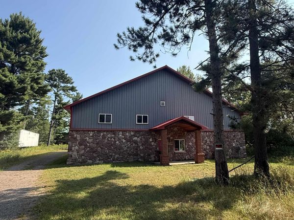 600 Hawley Street, Marquette, MI 49855