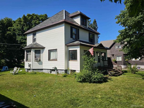 529 Pewabic Street, Calumet Twp, MI 49913