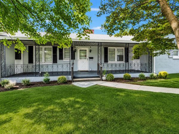 704 Blue Ridge AVE , Bedford, VA 24523