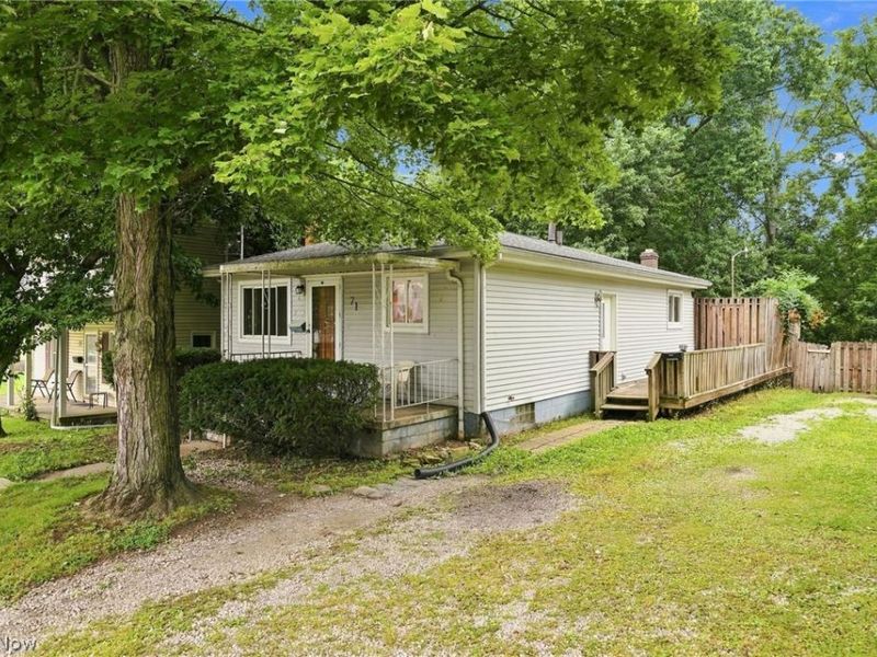 71 23rd Street NW, Barberton, OH 44203 Photo 3
