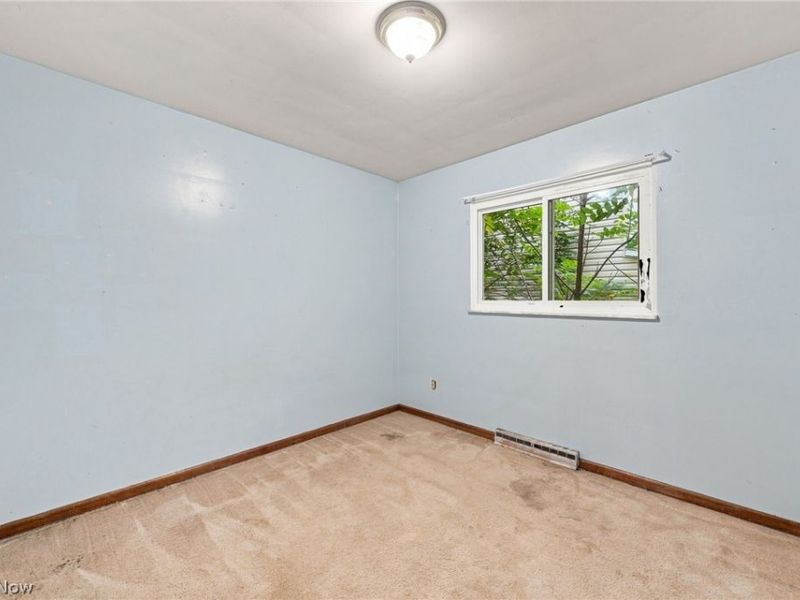 71 23rd Street NW, Barberton, OH 44203 Photo 9