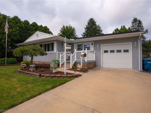 620 Dresden Drive , Hubbard, OH 44425