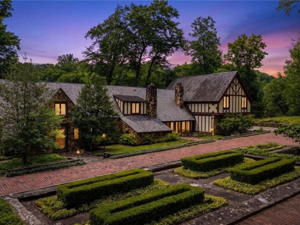 7905 Old Mill Road, Gates Mills, OH 44040