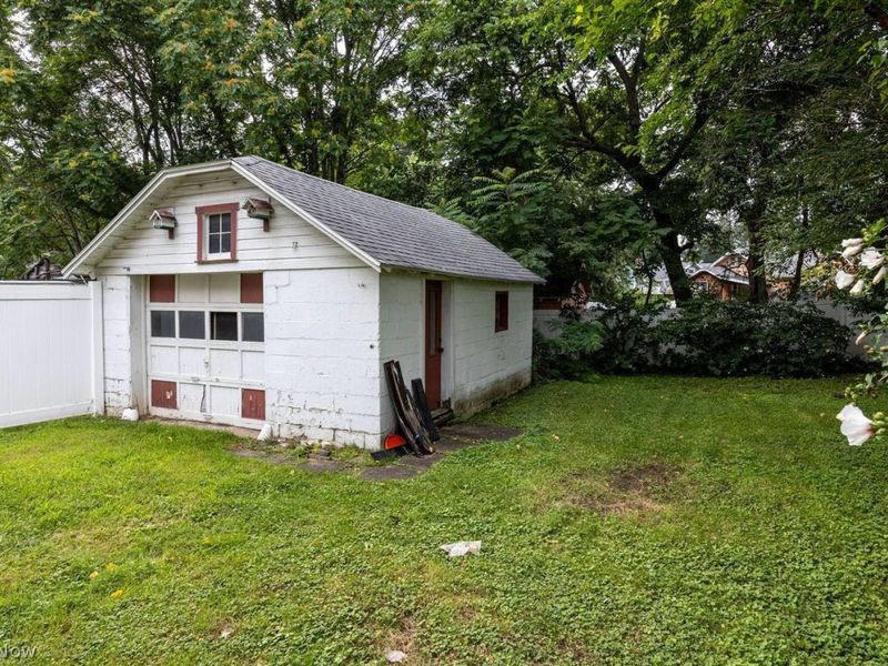 708 Eastland Avenue, Akron, OH 44305 Photo 16
