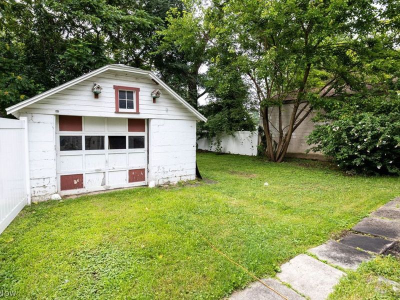 708 Eastland Avenue, Akron, OH 44305 Photo 17